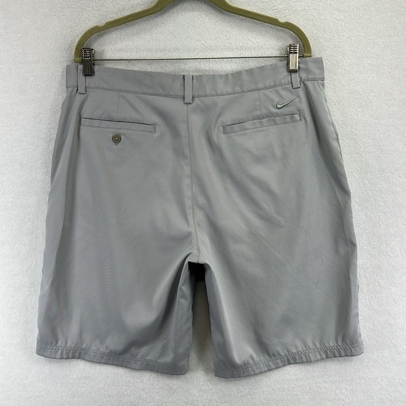 Nike Dri-Fit Men’s Shorts Size 36 W 10.5” Inseam Gray Polyester/Spandex EUC - Picture 6 of 14